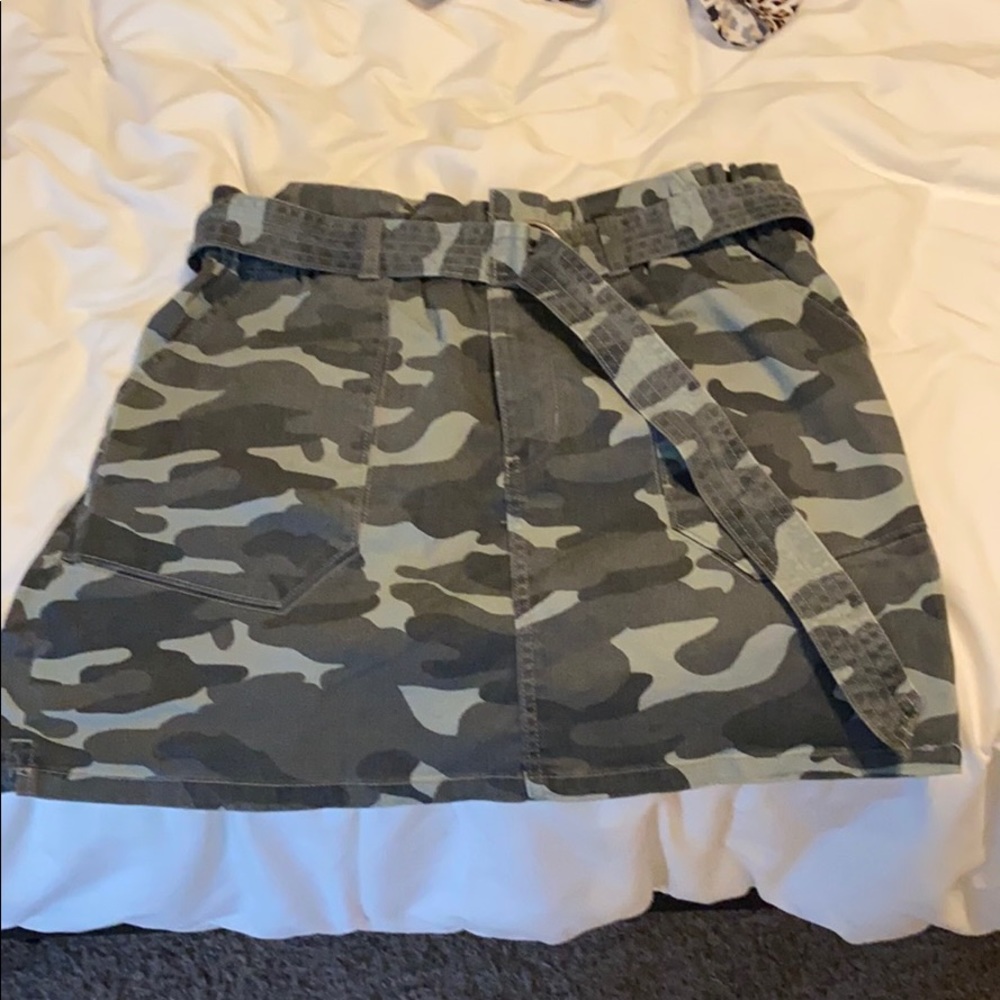 Paperbag camo skirt
